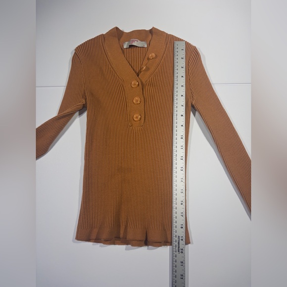 Women's Ribbed Button-Up Sweater - Picture 4 of 5